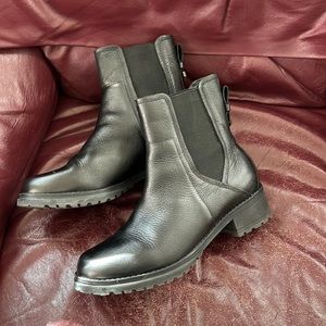 Cole Haan waterproof camea black leather Chelsea booties women’s 11